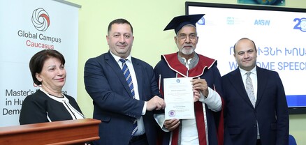 Մարդու իրավունքների պաշտպան Քայլաշ Սաթյարթիին շնորհել է ԵՊՀ-ի պատվավոր դոկտորի կոչում