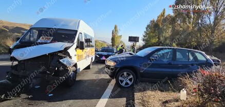 Կոտայքի մարզում «BMW X5»-ը բախվել է պատին, ապա մարդատար «Գազել»-ին, որում եղել է 15 ուղևոր. shamshyan.com