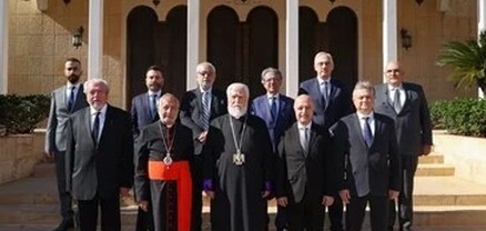 Արամ Ա-ի հրավերով հոգևոր դասի և քաղաքական կուսակցությունների մասնակցությամբբ նիստ է տեղի ունեցել