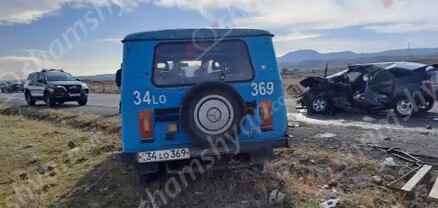 Գեղարքունիքում բախվել են «ՎԱԶ 2110»-ն ու «ՈւԱԶ»-ը․ վերջինը, գլխիվայր շրջվելով, հայտնվել  է դաշտում․ կան վիրավորներ․ shamshyan.com