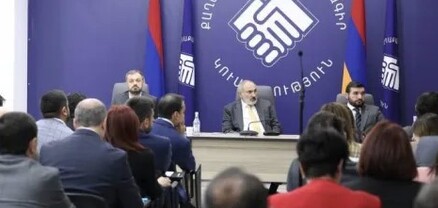 Սրբուհի Գալյանի «Պռավադնիկները»․ Հրապարակ