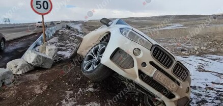 Սասնաշեն գյուղում բախվել են «BMW X5»-ը, «Chevrolet»-ն, «Opel Astra»-ն և «Lada»-ն. կա վիրավոր. shamshyan.com