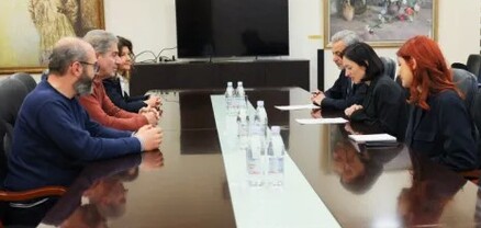 Ժաննա Անդրեասյանն ընդունել է աշխարհահռչակ դերասան և բեմադրիչ Սիմոն Աբգարյանին