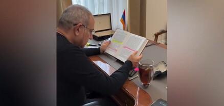Նիկոլ Փաշինյանը հայոց պատմություն է ուսումնասիրում