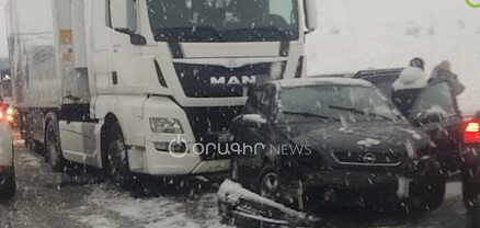 Տեղացած առատ ձյան պատճառով Արտաշավանի հատվածում խցանումներ են