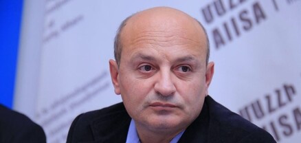 Ստյոպա Սաֆարյան. քաղաքագե՞տ, թե՞ շարքային պատեհապաշտ