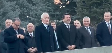 Ալեն Սիմոնյանի, Մհեր Գրիգորյանի, Արմեն Գրիգորյանի ծիծաղը Եռաբլուրում