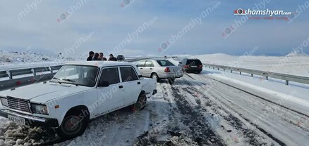 Երևան-Գյումրի ճանապարհին մերկասառույց է. ճանապարհը չեն մշակում. ՃՏՊ-ներ են եղել. shamshyan.com