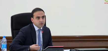 Կենտրոնում գովազդային հին կրիչներ դեռ կան, ե՞րբ կվերանան. Ավինյան