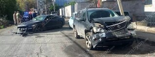 Երևանում «Ford Mustang»-ը` մի քանի ավտոմեքենաների ջարդի հեղինակ է դարձել. shamshyan.com