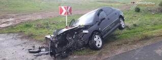 Կոտայքում «Peugeot»-ն բախվել է բետոնե պատնեշին․ կա վիրավոր․ shamshyan.com