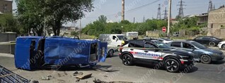 Երևանում բախվել են «Nissan X-Trail»-ն ու «ՎԱԶ 2104»-ը. վերջինը կողաշրջվել է. կա վիրավոր. shamshyan.com