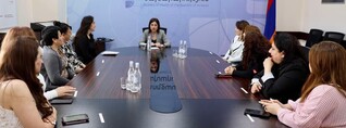 Անահիտ Ավանեսյանը հանդիպել ԼՂ-ից բռնի տեղահանված կանանց հետ