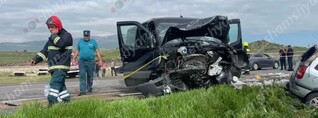 Քուչակ գյուղում բախվել են «Volkswagen»-ն ու «Opel Zafira»-ն. վերջինը բռնկվել է. կա 1 զոհ, 12 վիրավոր. shamshyan.com