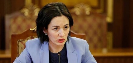 Ամոթ է. հայերեն սովորեք, տիկին նախարար