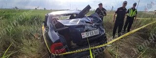 Արարատի մարզում Opel-ը բախվել է էլեկտրասյանը, 1 պտույտ շրջվել և հայտվել երթևեկելի գոտուց դուրս. կան վիրավորներ. shamshyan.com