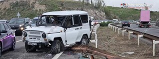 «Չայնիի» ոլորաններում «Վիլիս»-ը կոտրել է երկաթե արգելապատնեշները, ապա բախվել «ГАЗ 3102»-ին․ shamshyan.com