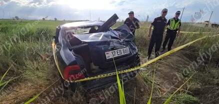 Արարատի մարզում Opel-ը բախվել է էլեկտրասյանը, 1 պտույտ շրջվել և հայտվել երթևեկելի գոտուց դուրս. կան վիրավորներ. shamshyan.com