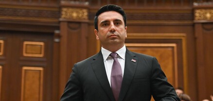 Ալեն Սիմոնյանը Կարեն Սեդրակյանի լիազորությունները դադարած համարելու մասին արձանագրություն է ստորագրել
