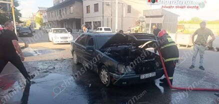 Արարատում «Mercedes»- է այրվել. shamshyan.com