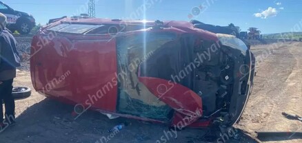 Արագածոտնում բախվել են «Volkswagen Golf»-ն ու «Nissan Versa»-ն. վերջինը կողաշրջվել է. shamshyan.com