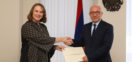 ԱԳ փոխնախարարը Իռլանդիայի դեսպանին է ներկայացրել «Խաղաղության խաչմերուկը»