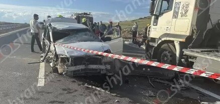 Արագածոտնի մարզում բախվել են Toyota Corolla-ն և Iveco բեռնատարը․ կան վիրավորներ․ shamshyan.com