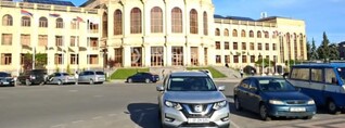 Գյումրին Շառլ Ազնավուր է լսում. այսօր շանսոնյեի ծննդյան օրն է