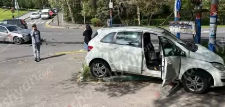 Ավտովթար՝ Երևանում. բախվել են 2 Mercedes-ներ, որոնցից մեկն էլ բախվել է երկաթե սյանը. shamshyan.com
