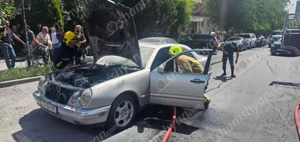Երևանում՝ «Արևելյան խոհանոց»-ի դիմաց, Mercedes» է այրվել. shamshyan.com