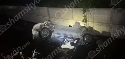 Նոր Խարբերդի գերեզմանատան մոտ խմած վարորդը Tesla-ով գլխիվայր հայտնվել է ջրատարում․ կան վիրավորներ․ shamshyan.com