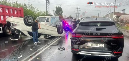 Աբովյան քաղաքի սկզբնամասում բախվել են 4 մեքենաներ. մեկը գլխիվայր շրջվել է. shamshyan.com
