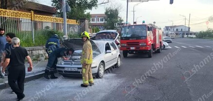 Արտակարգ դեպք՝ Երևանում. պարեկների, վարորդի ու քաղաքացիների շնորհիվ կայանված Volkswagen-ը մոխրակույտի չվերածվեց. shamshyan.com