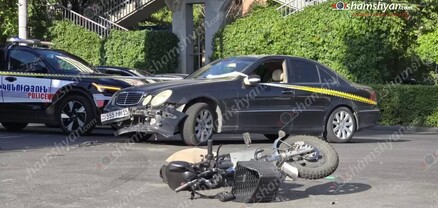 Երևանում բախվել են «Mercedes»-ն ու մոտոցիկլը. մոտոցիկլավարն ու ուղևորը, ովքեր մայր ու անչափահաս որդի են, հոսպիտալացվել են. shamshyan.com