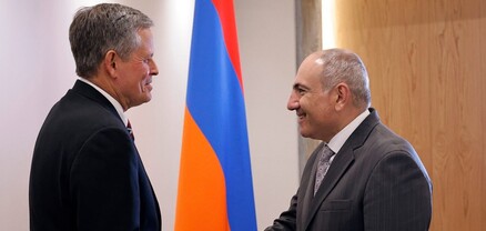 Փաշինյանը տարածաշրջանում տեղի ունեցող զարգացումները ներկայացրել է ԱՄՆ սենատորին