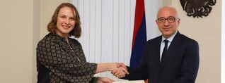 ԱԳ փոխնախարարը Իռլանդիայի դեսպանին է ներկայացրել «Խաղաղության խաչմերուկը»