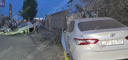 Արմավիրում բախվել են Toyota-ն ու Infinity-ն. վերջինը գլխիվայր շրջվել է, կան վիրավորներ. shamshyan.com