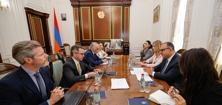 Փոխվարչապետ Տիգրան Խաչատրյանն ընդունել է ԱԶԲ հայաստանյան գրասենյակի տնօրենին