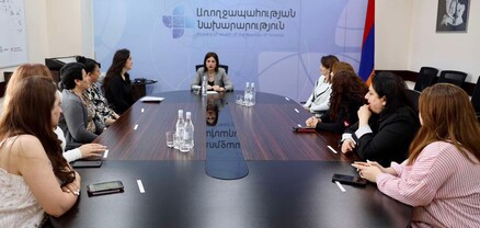Անահիտ Ավանեսյանը հանդիպել ԼՂ-ից բռնի տեղահանված կանանց հետ