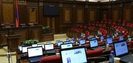 Հանրայինի ղեկավարությունը ԱԺ-ում լրագրողական աշխատանք անիմաստ է համարում․ Հրապարակ