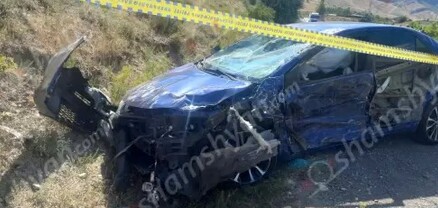 Ավտովթար՝ Վայոց ձորի մարզում․ բախվել են Toyota-ն և «ՎԱԶ 2107»-ը․ կա վիրավոր․ shamshyan.com