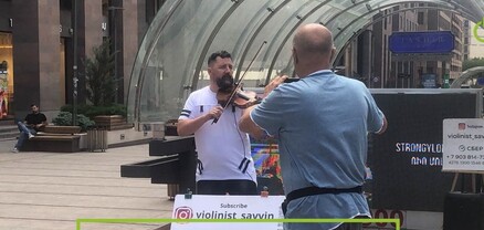 Փողոցը ելույթ ունենալու լավագույն հարթակն է․ Սավվինը ջութակ է նվագում Հյուսիսային պողոտայում