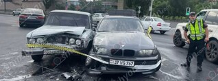 Հալաբյան-Կիևյան խաչմերուկում բախվել են «BMW»-ն ու «ՎԱԶ 2106»-ը. 2 վիրավորներից մեկը հղի կին է. shamshyan.com