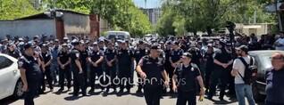 Ոստիկանական մեծաթիվ ուժեր, փակ փողոցներ. Սամվել Կարապետյանին տեղափոխում են դատարան