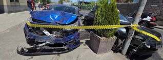 Երևանում Kia-ն վրաերթի է ենթարկել մորն ու որդուն, ապա բախվել կայանված «Opel»-ին. shamshyan.com