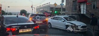 Շիրակ-Արարարատյան խաչմերուկում ավտովթար է տեղի ունեցել