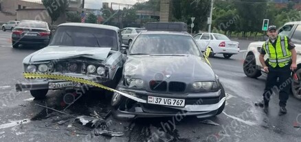 Հալաբյան-Կիևյան խաչմերուկում բախվել են «BMW»-ն ու «ՎԱԶ 2106»-ը. 2 վիրավորներից մեկը հղի կին է. shamshyan.com