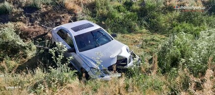 Շիրակում 27-ամյա ատամնաբույժը «Mercedes»-ով կոտրել է էլեկտրասյունն ու հայտնվել ձորակում. նա եղել է գինովցած. shamshyan.com