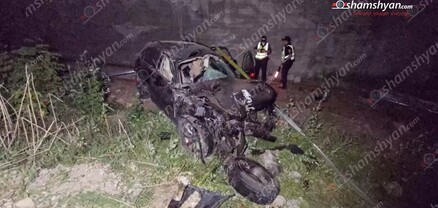 Կոտայքում «Infiniti»-ն կոտրել է Երևանն ազդարարող ցուցանակն ու 10 մետր բարձրությունից ընկել երկաթգծի վրա. կան վիրավորներ. shamshyan.com