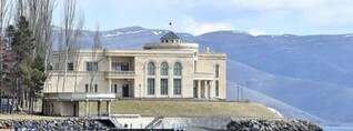 ՔՊ-ականները մինչեւ ուշ գիշեր կերել-խմել են, քծնել Փաշինյանին. Հրապարակ